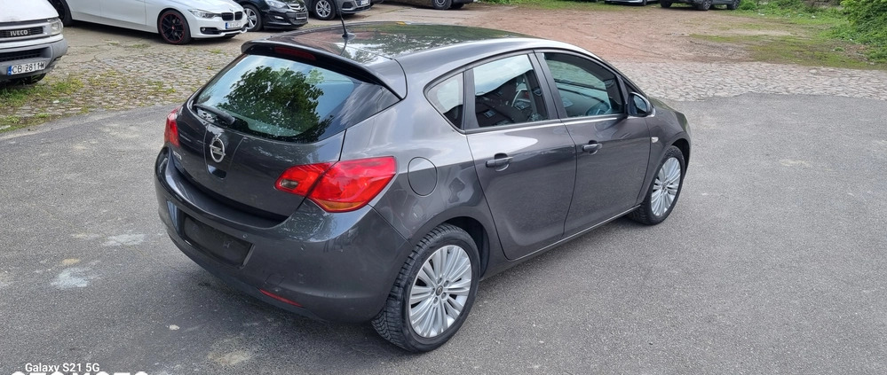 Opel Astra cena 27300 przebieg: 134500, rok produkcji 2011 z Bydgoszcz małe 301